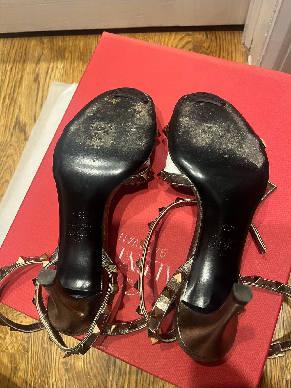 Valentino Stud-Embellished Metallic Slingback Sandals - Bronze, size 35.5 - Picture 6 of 8